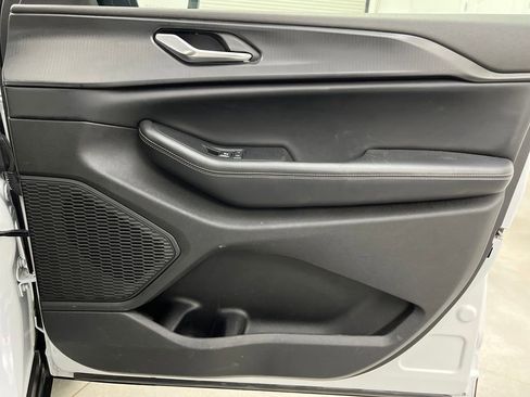 Used 2024 Jeep Grand Cherokee L Laredo image 27