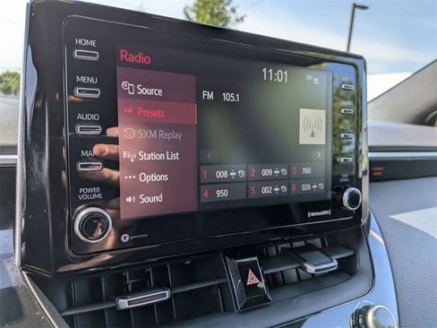 Used 2021 Toyota Corolla SE w/ SE Premium Package image 22