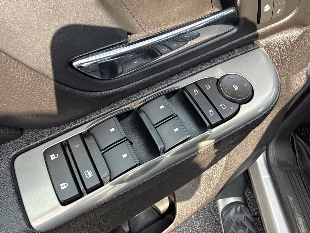 Used 2011 Chevrolet Avalanche LT w/ Luxury Package AWD/4WD image 15