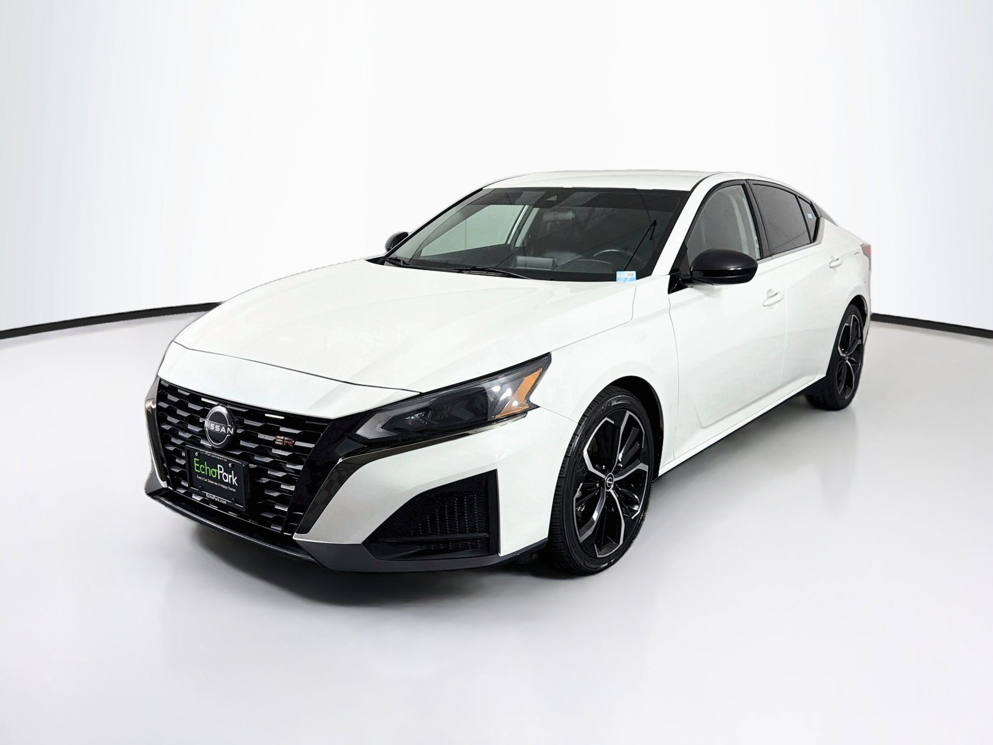 Used 2023 Nissan Altima 2.5 SR FWD image 3
