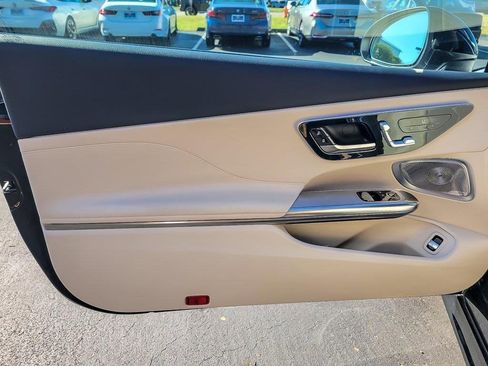 Used 2025 Mercedes-Benz CLE 300 4MATIC Coupe image 16