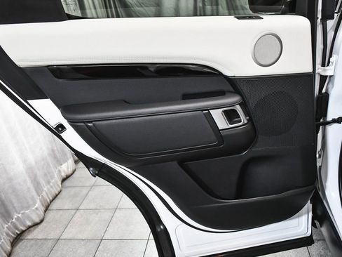 Used 2025 Land Rover Discovery S image 14