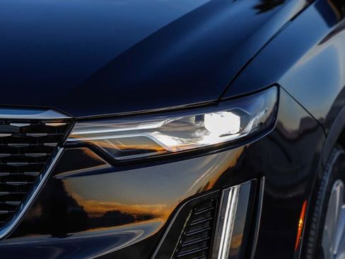 Used 2024 Cadillac XT6 Premium Luxury image 5