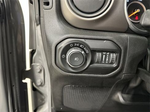Used 2018 Jeep Wrangler Unlimited Sport S image 18
