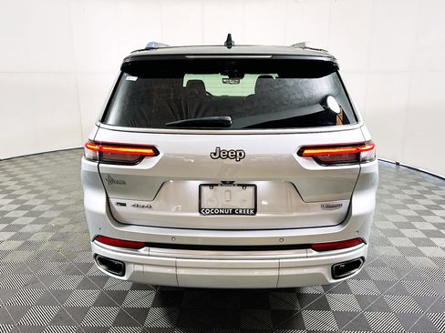Used 2021 Jeep Grand Cherokee L Summit AWD/4WD image 4