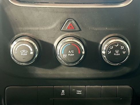 Used 2017 RAM 1500 Classic SLT image 15