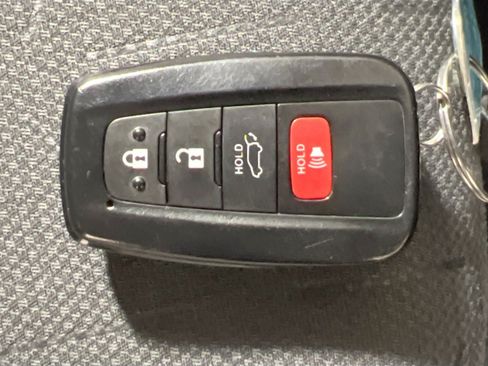 Used 2025 Toyota RAV4 XLE w/ Convenience Package FWD image 36