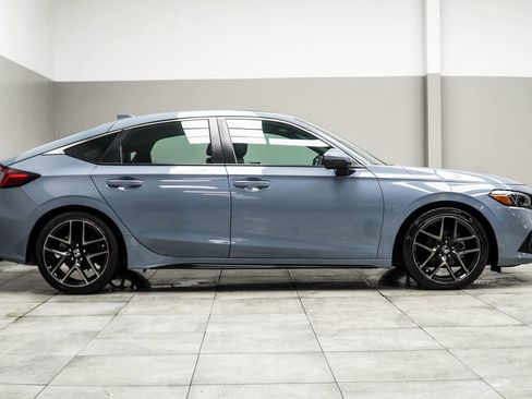 Used 2022 Honda Civic Sport Touring image 6