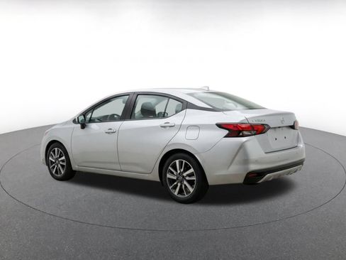 Used 2025 Nissan Versa SV FWD image 11