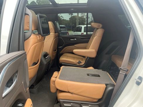 Used 2023 Cadillac Escalade Premium Luxury w/ Performance Package AWD/4WD image 48