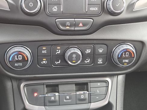 Used 2024 GMC Terrain AT4 AWD/4WD image 31