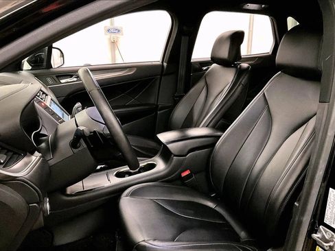 Used 2018 Lincoln MKC Premiere image 24