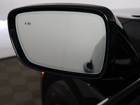 Used 2024 Buick Enclave Premium image 36