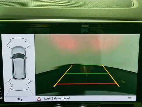 Used 2024 Volkswagen Atlas SE image 23