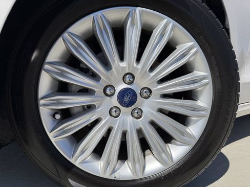 Used 2013 Ford Fusion SE FWD image 9