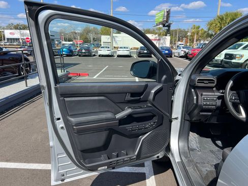 Used 2025 Toyota 4Runner SR5 image 27