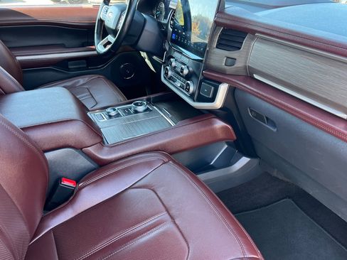 Certified 2023 Ford Expedition Limited image 18