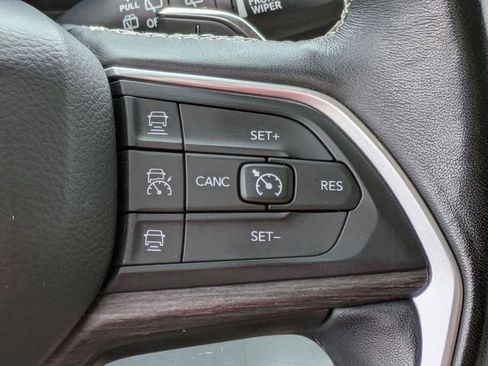 Used 2022 Jeep Grand Cherokee L Limited AWD/4WD image 20