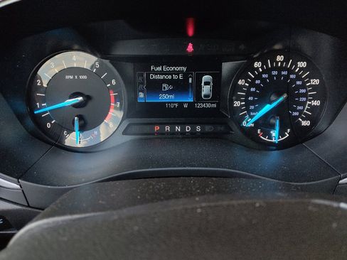 Used 2016 Ford Fusion SE FWD image 23