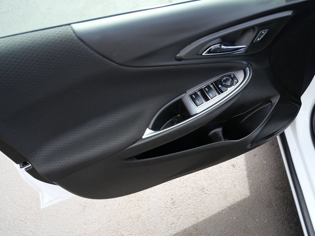 Used 2022 Chevrolet Malibu LT FWD image 16