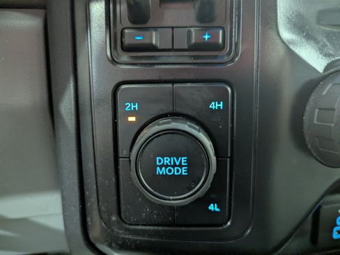 Used 2025 Ford F250 XLT AWD/4WD image 21