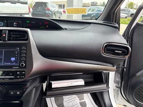 Used 2021 Toyota Prius FWD image 28