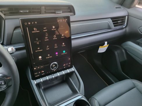 New 2026 GMC Terrain AT4 w/ Technology Package II AWD/4WD image 8