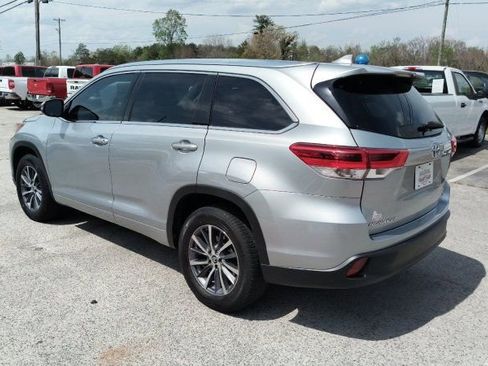 Used 2017 Toyota Highlander XLE image 3