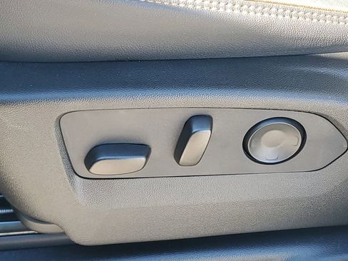 Used 2025 GMC Yukon AT4 w/ AT4 Premium Package image 19