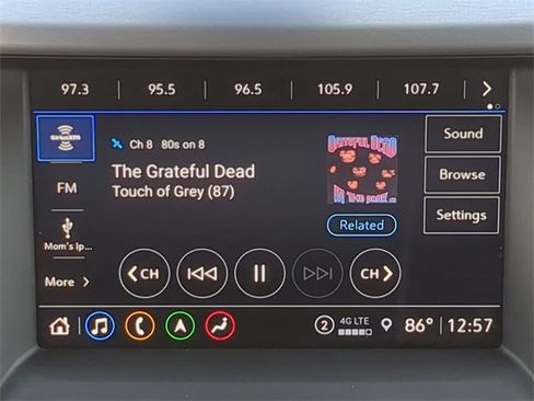 Used 2023 GMC Acadia SLT image 21