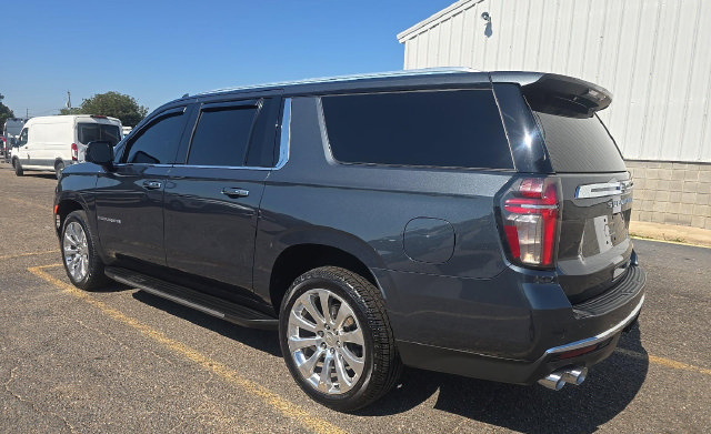 Used 2021 Chevrolet Suburban Premier w/ Premium Package AWD/4WD image 3