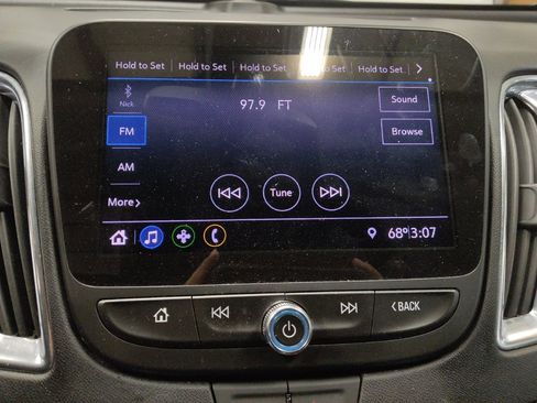 Used 2020 Chevrolet Malibu LT FWD image 25