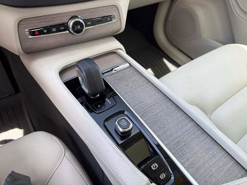 Certified 2024 Volvo XC90 T8 Core AWD/4WD image 23