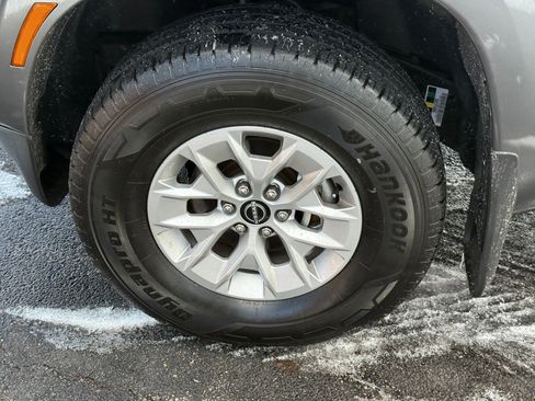 Certified 2025 Nissan Frontier S image 23