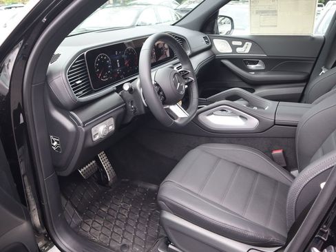 New 2025 Mercedes-Benz GLS 580 4MATIC image 14