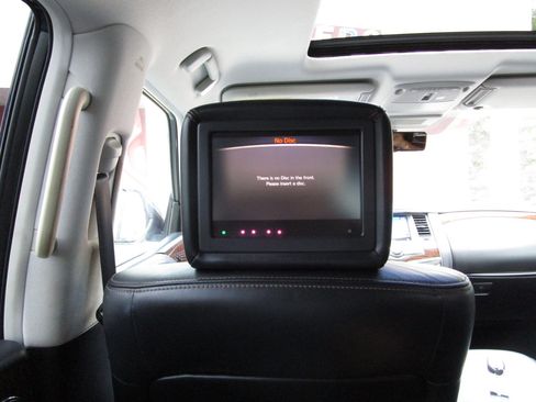 Used 2019 Nissan Armada Platinum w/ Captain's Chairs Package image 16