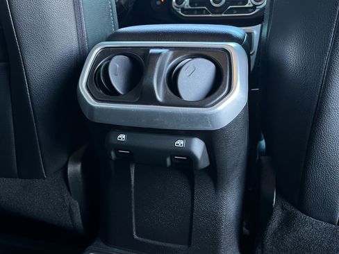 Used 2019 Jeep Wrangler Unlimited Sport S image 25