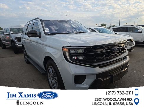 Used 2025 Ford Expedition Active AWD/4WD image 1