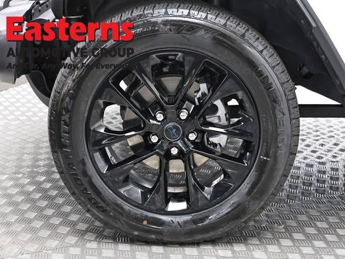 Used 2025 Jeep Wrangler Unlimited Sahara image 32