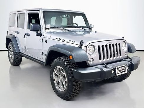 Used 2017 Jeep Wrangler Unlimited Rubicon AWD/4WD image 3