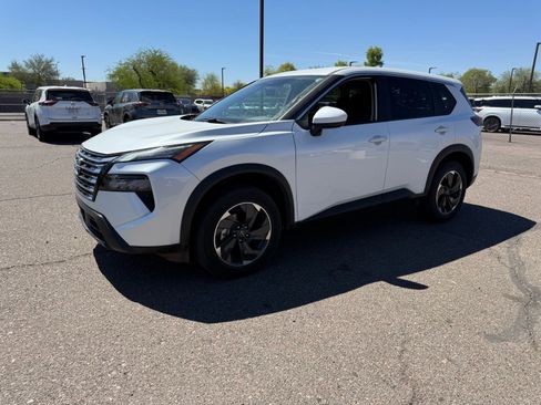 Certified 2025 Nissan Rogue SV image 1