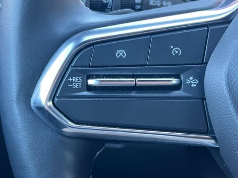 Used 2024 Chevrolet Equinox EV LT FWD image 33