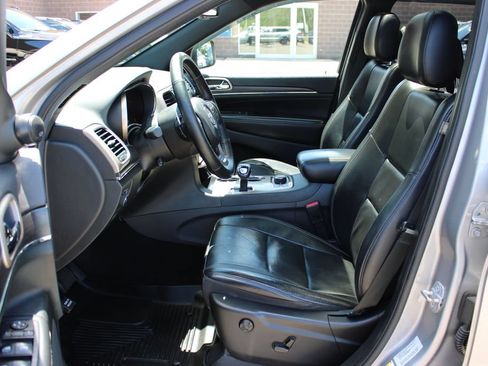 Used 2015 Jeep Grand Cherokee Limited w/ Luxury Group II AWD/4WD image 12