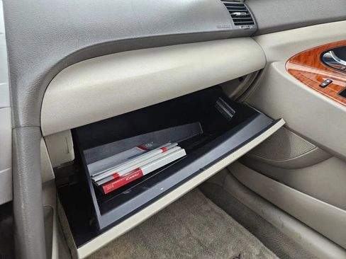 Used 2010 Toyota Camry XLE image 17