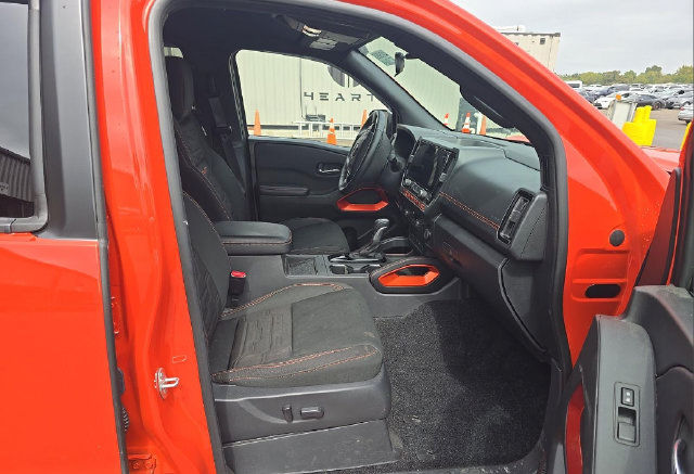 Certified 2025 Nissan Frontier PRO-4X w/ Pro Convenience Package AWD/4WD image 11