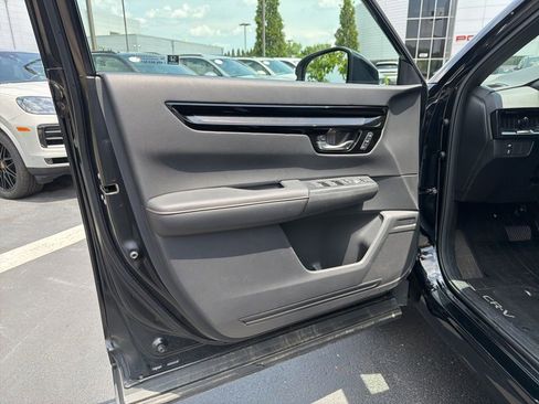 Used 2025 Honda CR-V Sport Touring image 16