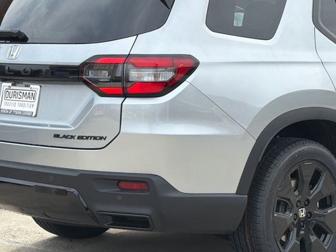New 2026 Honda Pilot Black Edition image 6