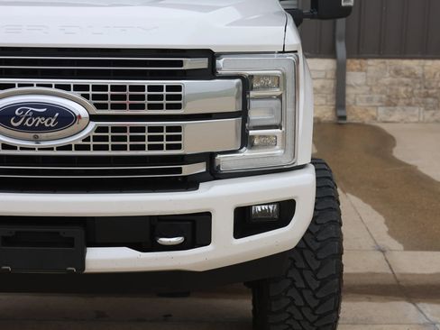 Used 2019 Ford F250 Platinum w/ Platinum Ultimate Package image 11