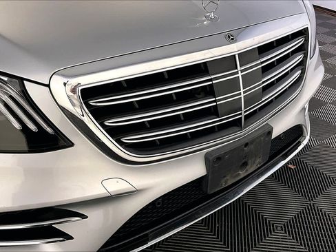 Used 2019 Mercedes-Benz S 560 4MATIC Sedan image 32