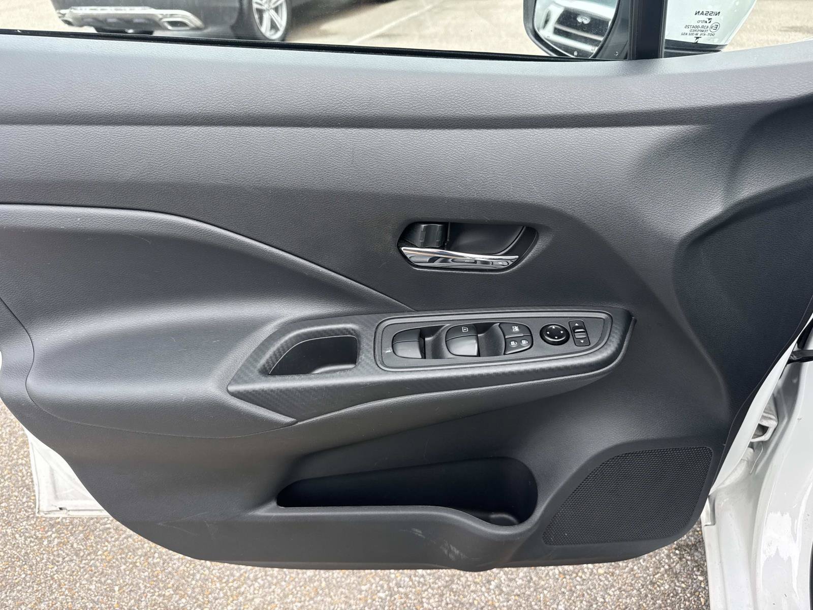 Used 2025 Nissan Versa SV FWD image 18